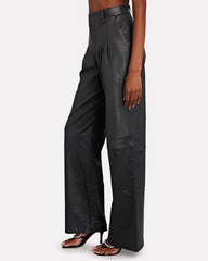 Straight Leg Pleated Trouser in Mushroom