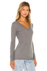 Laundered Cotton Fitted L/S V in Graphite