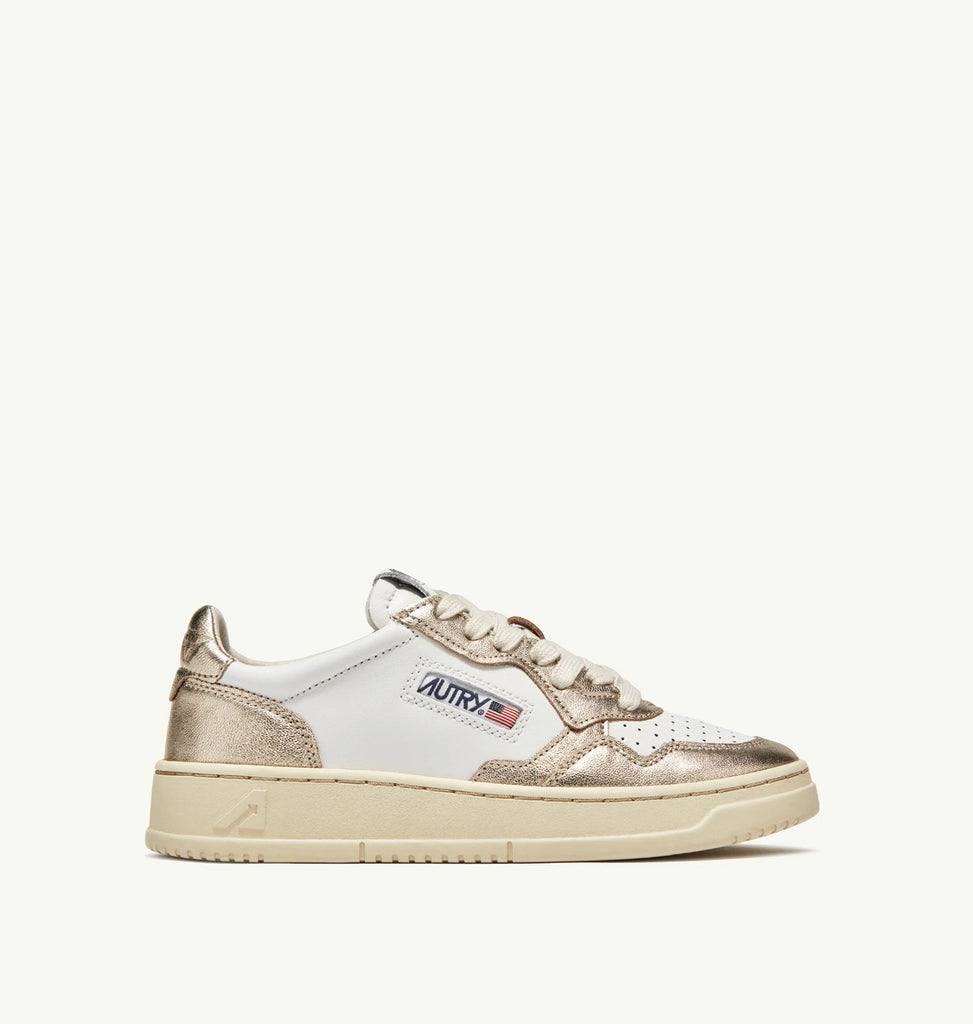 Medalist Low Leather in Platinum