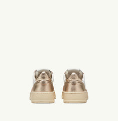 Medalist Low Leather in Platinum