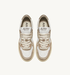 Medalist Low Leather in Platinum