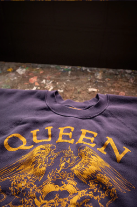 Queen Tour '75 Short Sleeve Sweatshirt in Plum