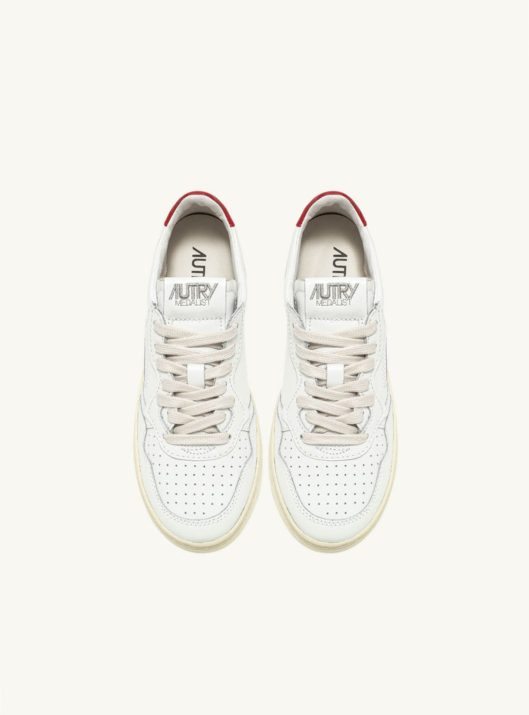 Medalist Low Leather in White/Red